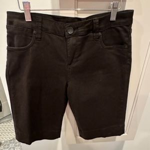 Natalie Bermuda short from Kut in size 8.